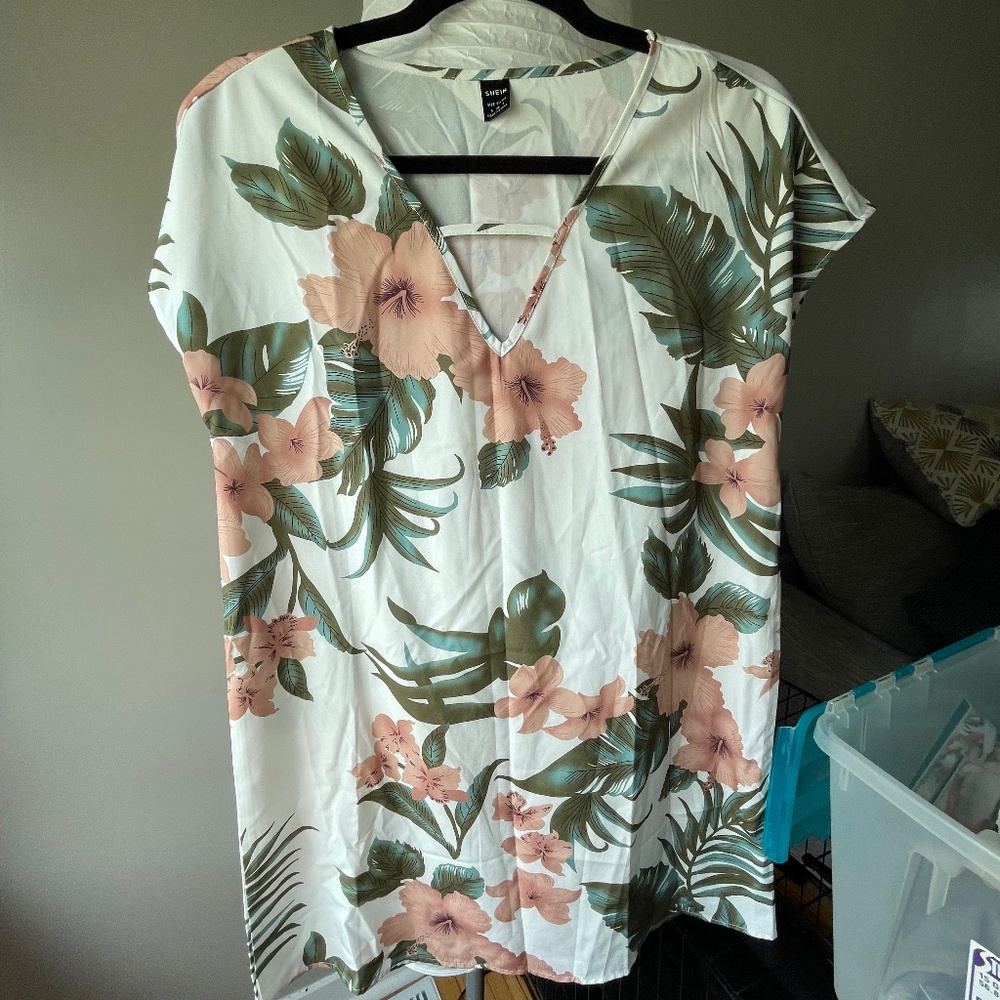 NWOT Floral Cover Up